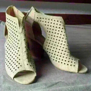 Yoki Katty Clunky Heel Size 10